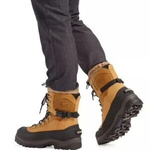 Leather ankle boots and snow boots